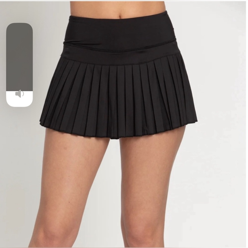 Gold hinge tennis skirt